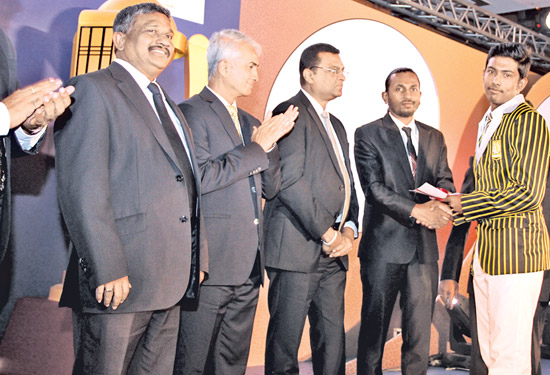 Platinum award for Best bowler runner-up: Dulanjan Seneviratne of Mahanama College