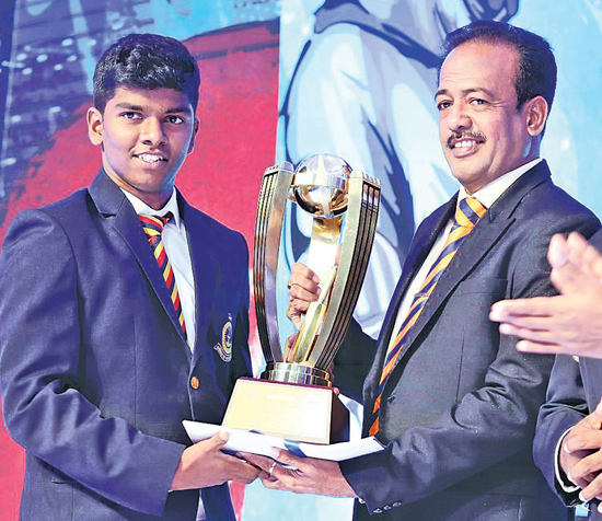 Best team Runner-up from the Northern Province St. John’s College Jaffna receiving the coveted Award