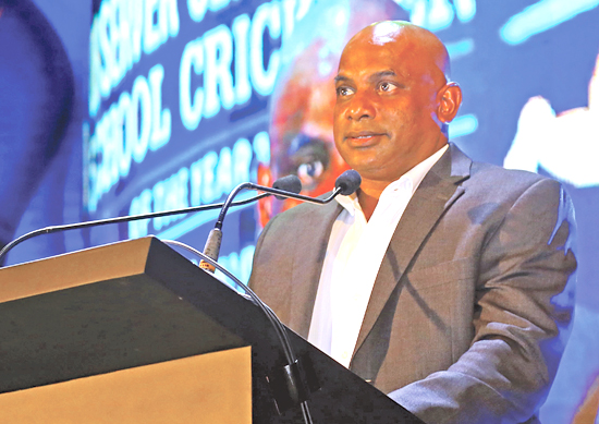 Sanath Jayasuriya addresses budding school cricketers at the Observer-SLT Mobitel Cricketer Awards