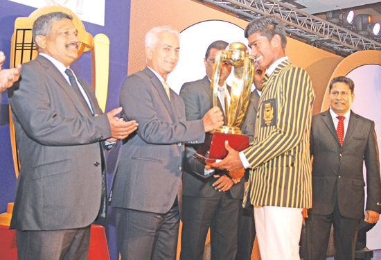 Akeel Inham of D.S.Senanayake College received the Best Batsman award in the platinum category