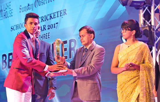 Best Fielder Division 3 Dhananjaya Fernando of Christ the King College, Tudella