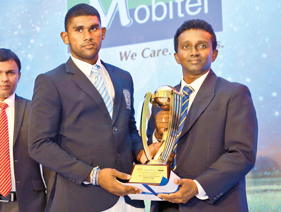 Jehan Daniel the Best All-rounder from St. Joseph’s College receiving his award from Rohitha Kottachchi the Secretary Sri Lanka Umpires and Scorers Association