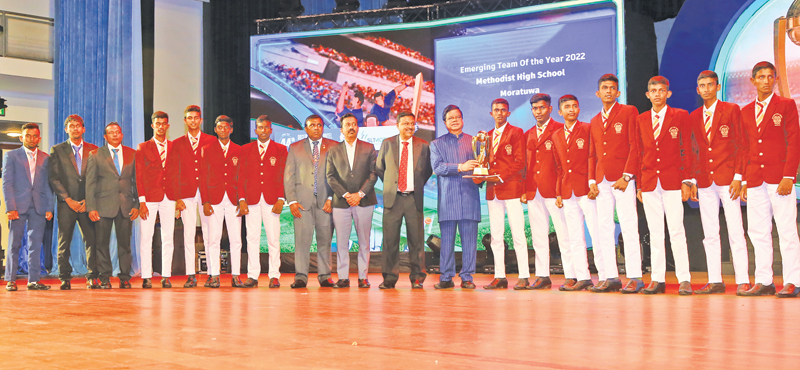Emerging team from  for the year 2022 Methodist High School, Moratuwa after receiving their Award from the Guest of Honour Transport, Highways and Mass Media Minister Dr. Bandula Gunawardena. Editor-in-Chief of Sunday Observer Dinesh Weerawansa, SLT-Mobitel Chief Marketing Officer Prabahath Dahanayake and Media Ministry Secretary and Lake House Chairman Anusha Palpita  are also in the picture