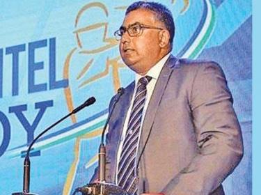 Former winner as chief guest! Gurusinha addressing the 39th Observer-Mobitel Cricketer of the Year as the Chief Guest